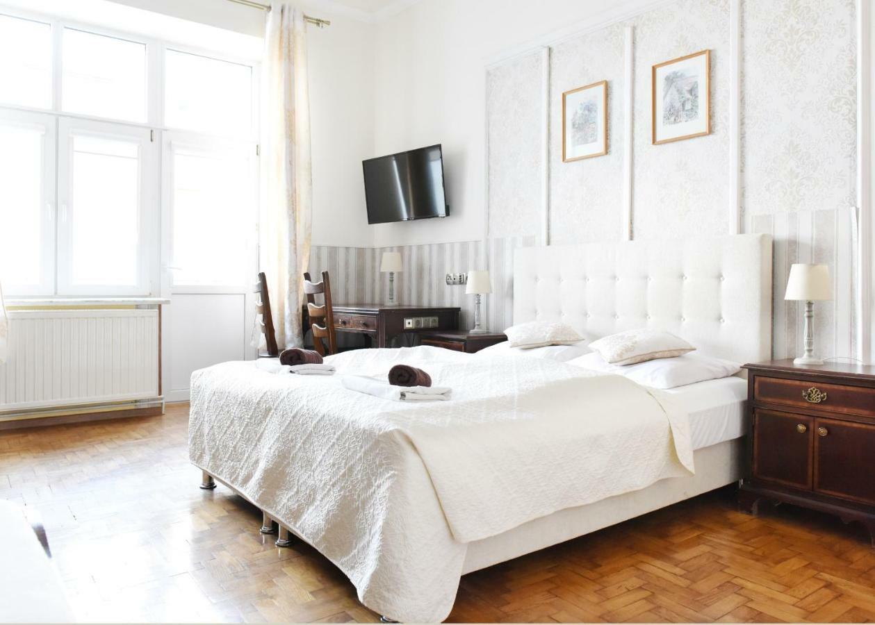 Apartament City, Clock Krosno Exterior photo