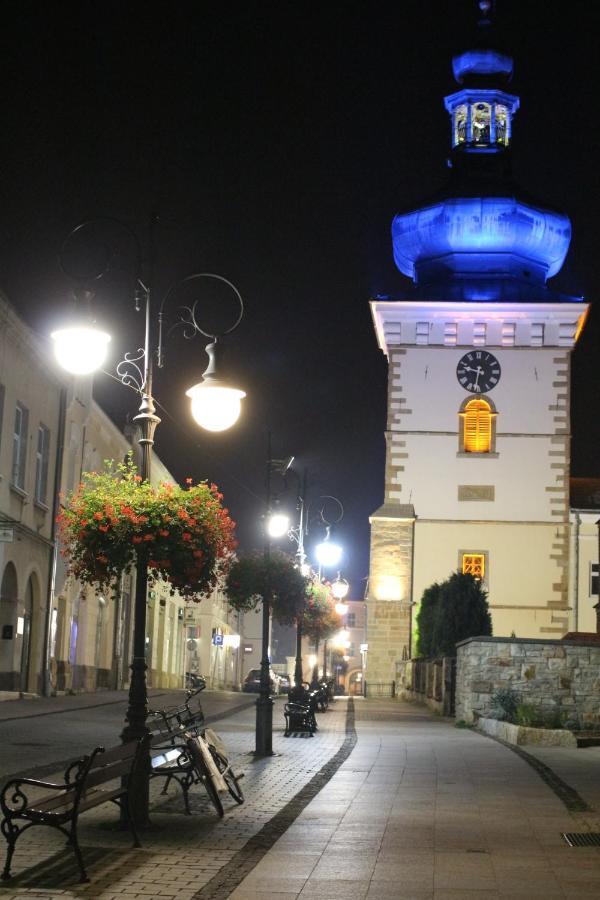 Apartament City, Clock Krosno Exterior photo