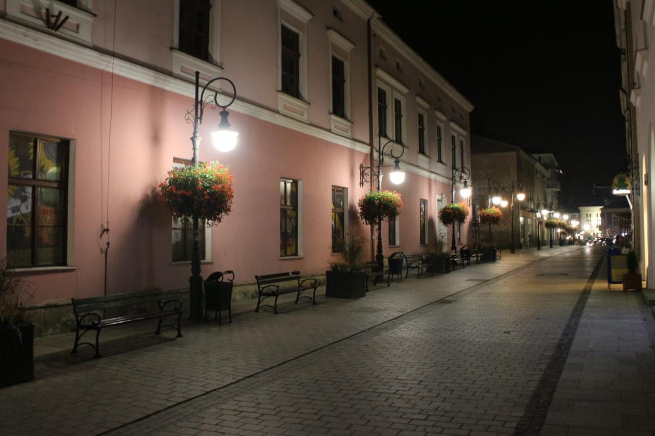 Apartament City, Clock Krosno Exterior photo